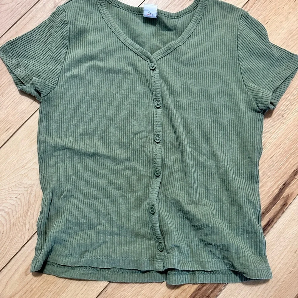 Old Navy short sleeve shirt
